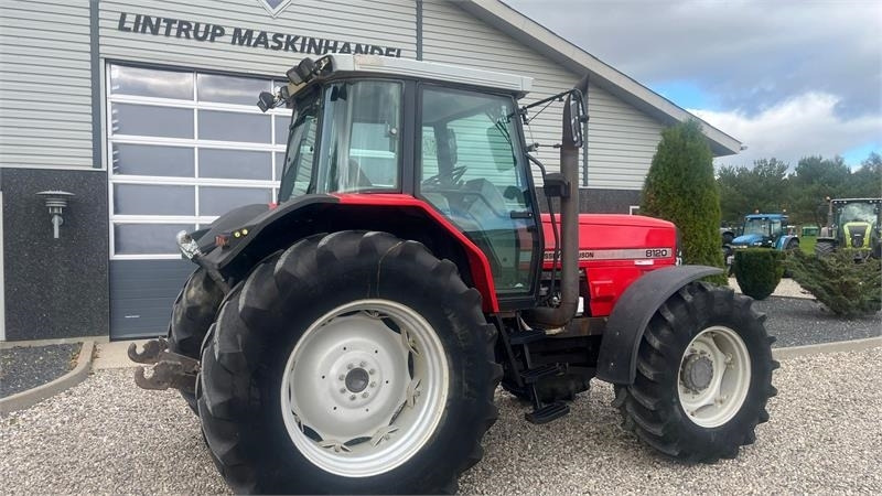 Farm tractor Massey Ferguson 8120 DYNA 4 Med frontlift: picture 13 Farm tractor Massey Ferguson 8120 DYNA 4 Med frontlift: picture 13