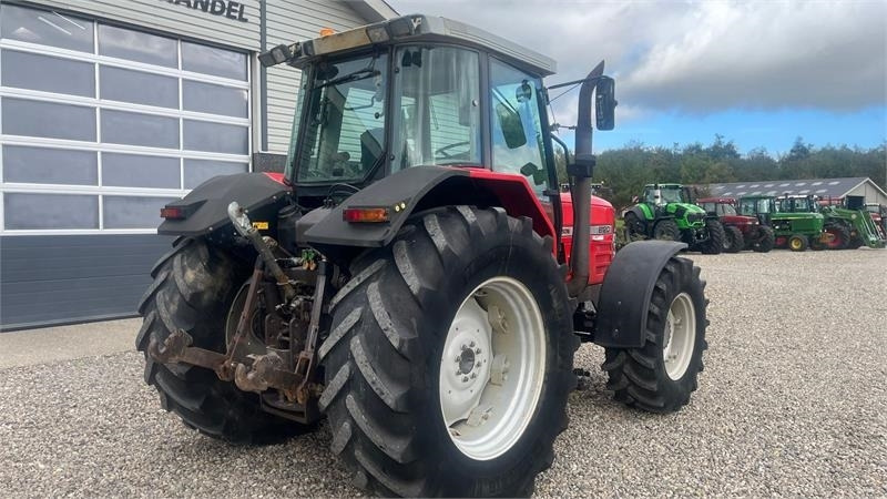 Farm tractor Massey Ferguson 8120 DYNA 4 Med frontlift: picture 14 Farm tractor Massey Ferguson 8120 DYNA 4 Med frontlift: picture 14