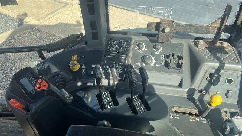 New Holland 8360 Rangecommand - Farm tractor: picture 5 New Holland 8360 Rangecommand - Farm tractor: picture 5