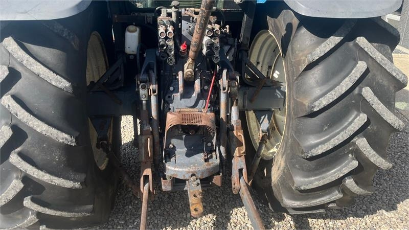 New Holland 8360 Rangecommand - Farm tractor: picture 4 New Holland 8360 Rangecommand - Farm tractor: picture 4