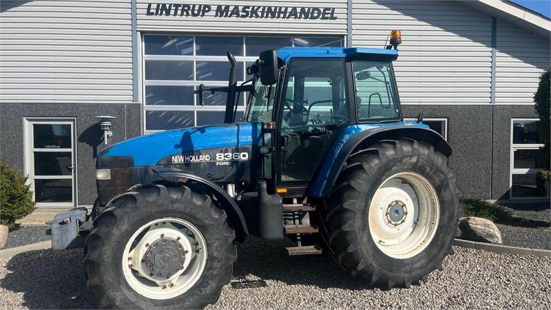 New Holland 8360 Rangecommand - Farm tractor: picture 1 New Holland 8360 Rangecommand - Farm tractor: picture 1