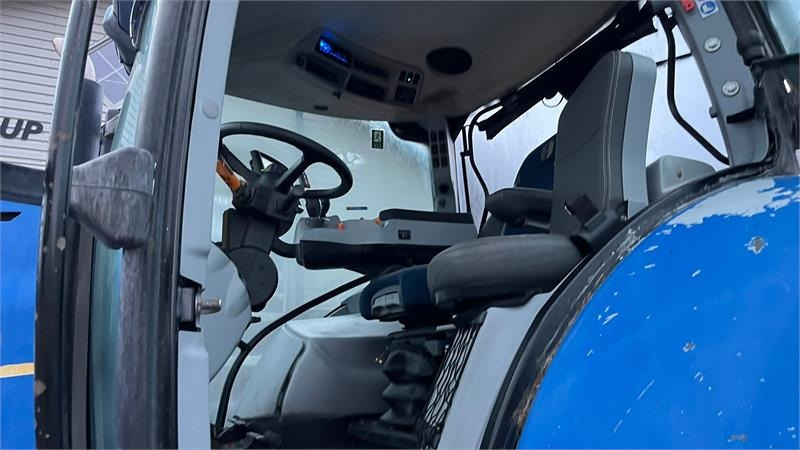 New Holland T7.230 Autocommand med frontlift og nye bagdæk er - Farm tractor: picture 3 New Holland T7.230 Autocommand med frontlift og nye bagdæk er - Farm tractor: picture 3