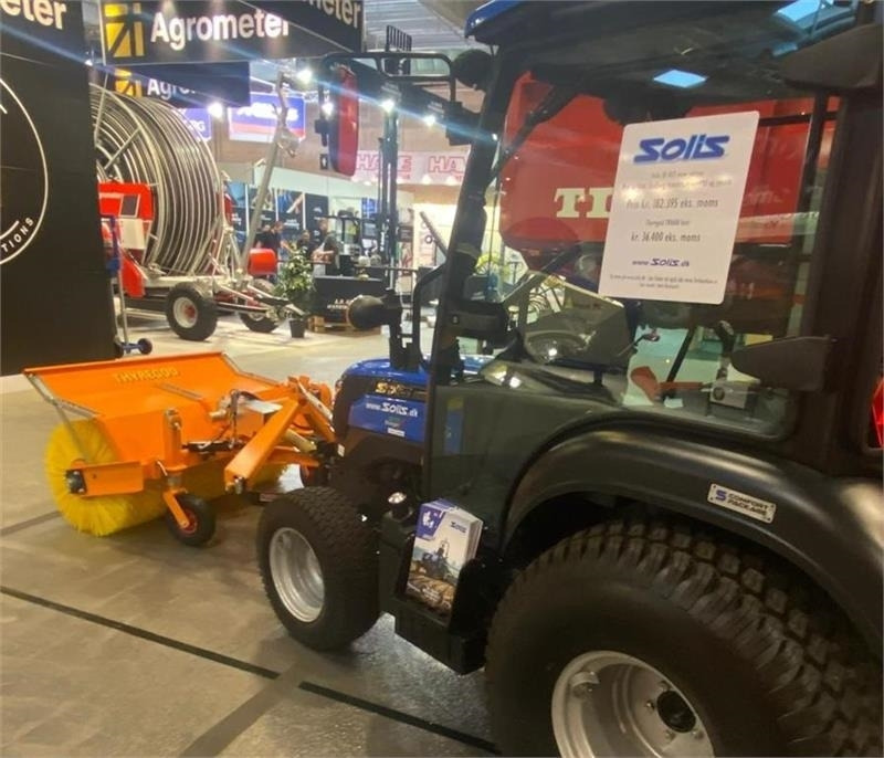 Solis H26 HST SnowEdition med Thyregod TK 1600 kost på - Farm tractor: picture 3 Solis H26 HST SnowEdition med Thyregod TK 1600 kost på - Farm tractor: picture 3