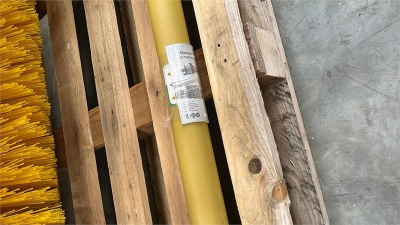 Thyregod TK 1600 PTO, med hydraulisk sving. - Broom: picture 4 Thyregod TK 1600 PTO, med hydraulisk sving. - Broom: picture 4