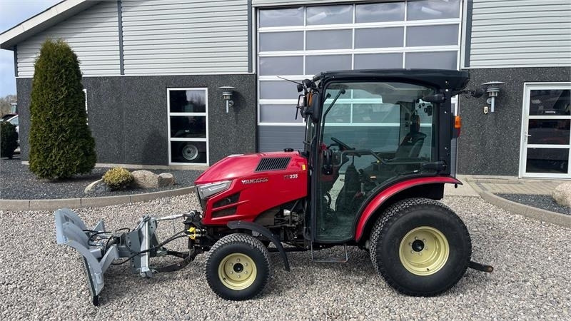 Yanmar YT 235H 4WD Snow Edition med sneplov og spreder - Municipal tractor: picture 5 Yanmar YT 235H 4WD Snow Edition med sneplov og spreder - Municipal tractor: picture 5