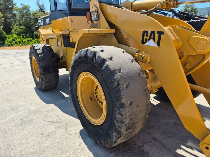 Wheel loader Caterpillar CAT 928F: picture 10