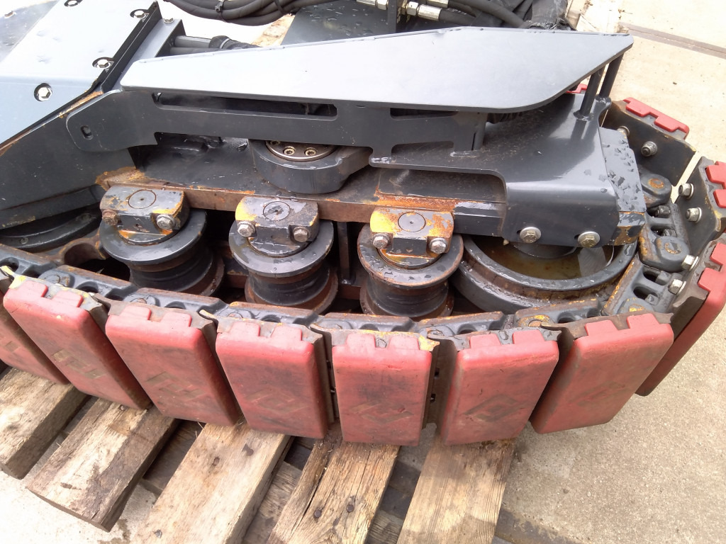 Bomag BM1000-35 - - Undercarriage parts for Construction machinery: picture 4 Bomag BM1000-35 - - Undercarriage parts for Construction machinery: picture 4