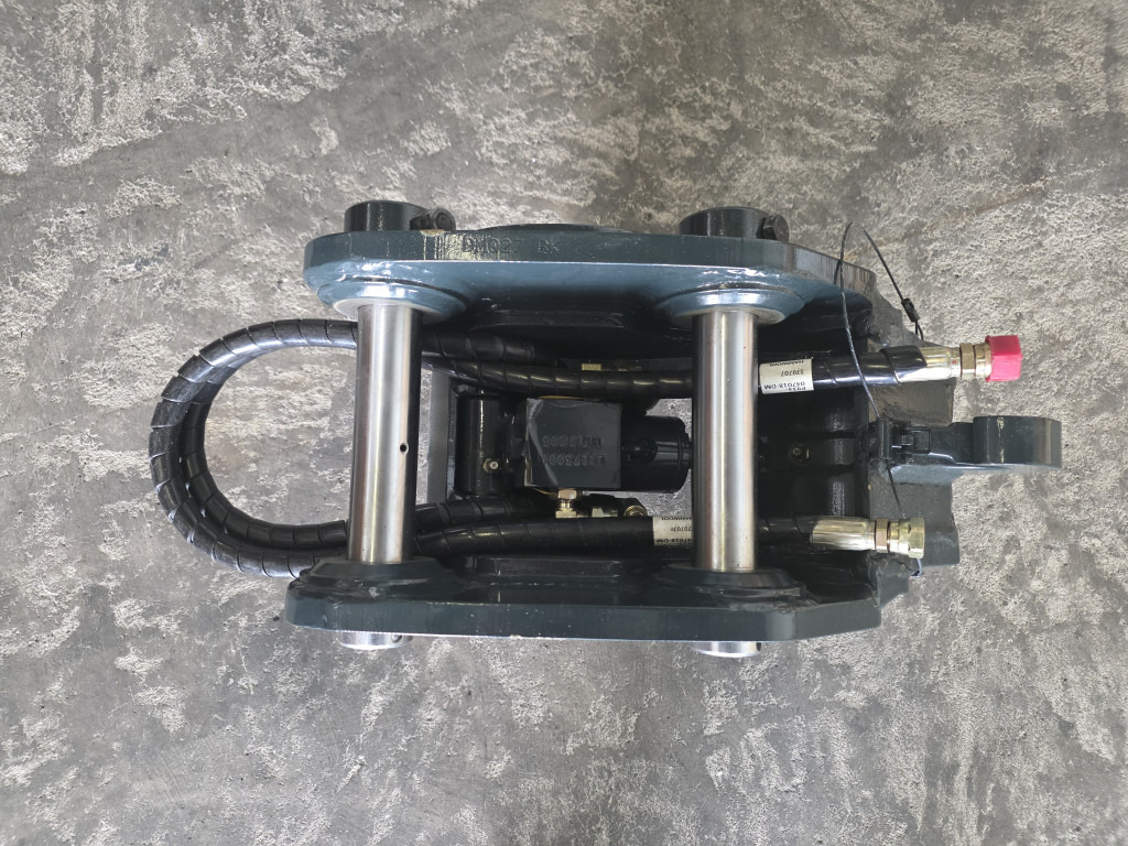 Case 32MK-95110CG - 31MK-90210CG - Quick coupler for Construction machinery: picture 2 Case 32MK-95110CG - 31MK-90210CG - Quick coupler for Construction machinery: picture 2