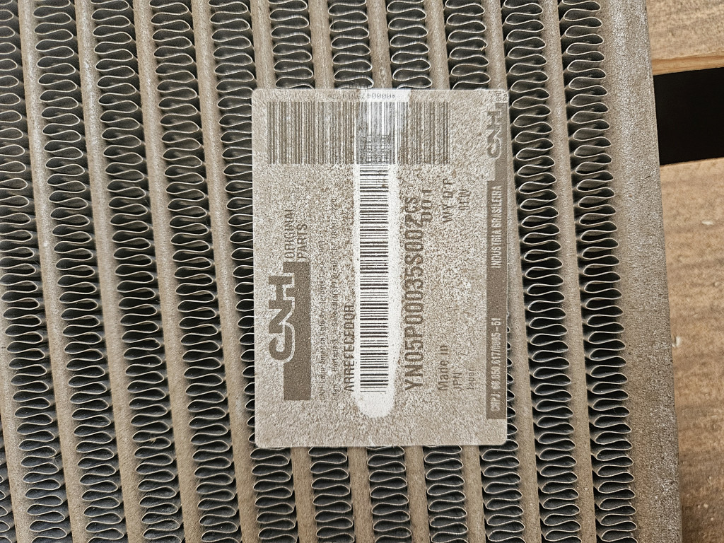 Case YN05P00035S002 - 77284593 - Oil cooler for Construction machinery: picture 2 Case YN05P00035S002 - 77284593 - Oil cooler for Construction machinery: picture 2