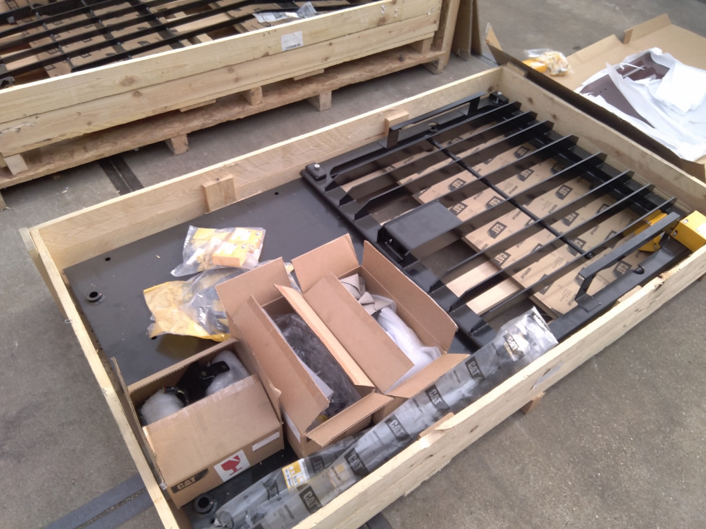 Caterpillar 4847816 - Body and exterior for Construction machinery: picture 3 Caterpillar 4847816 - Body and exterior for Construction machinery: picture 3