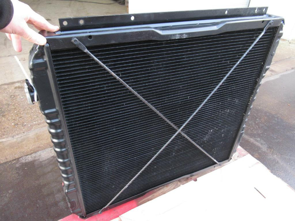 Hitachi 4374647 - Radiator for Construction machinery: picture 5 Hitachi 4374647 - Radiator for Construction machinery: picture 5