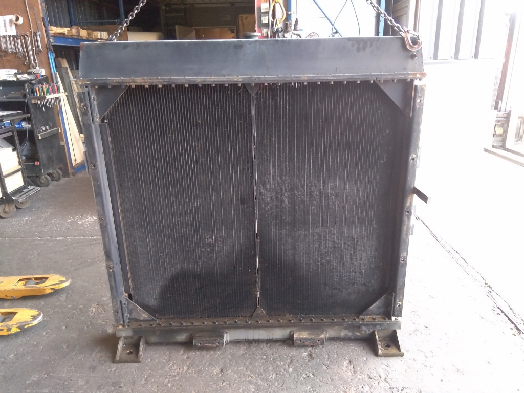 Hitachi 4406229 - Radiator for Construction machinery: picture 2 Hitachi 4406229 - Radiator for Construction machinery: picture 2
