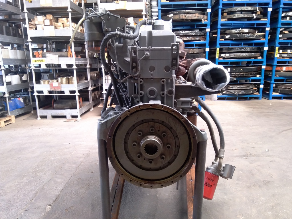 Hitachi 4644223 - Engine for Construction machinery: picture 4 Hitachi 4644223 - Engine for Construction machinery: picture 4