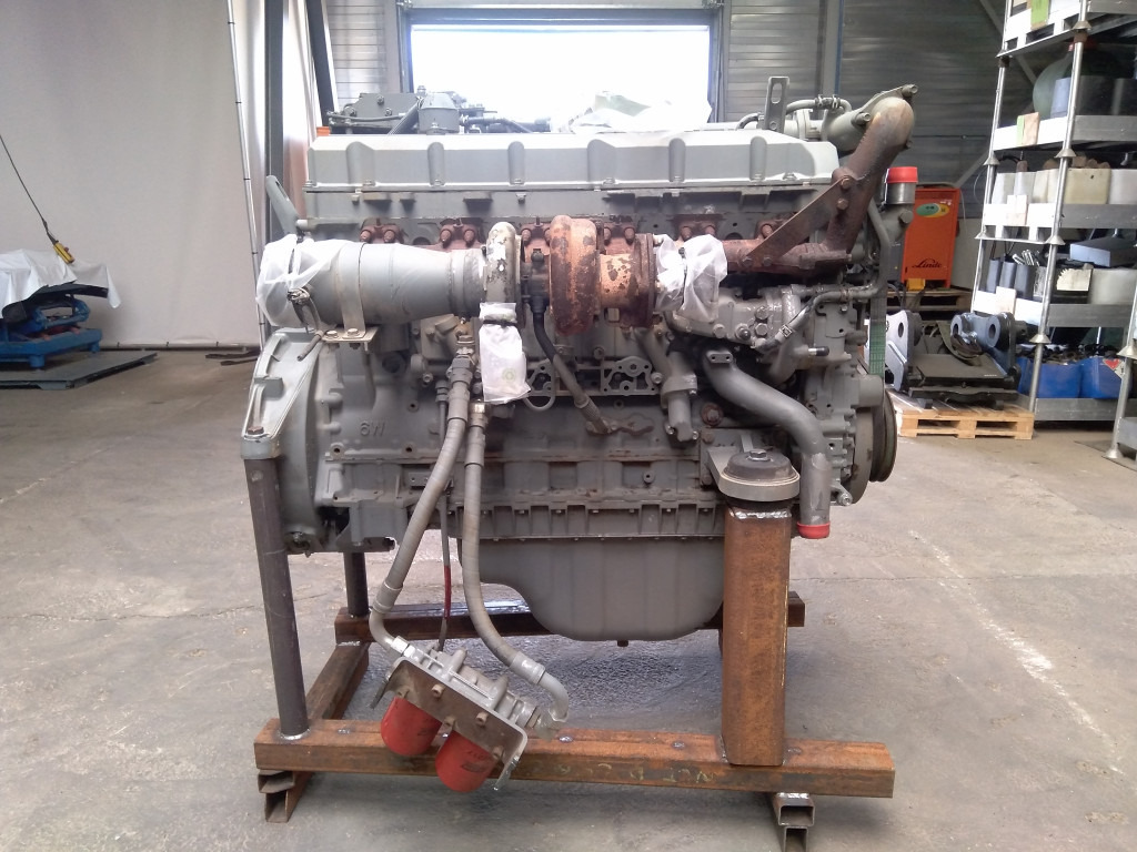 Hitachi 4644223 - Engine for Construction machinery: picture 3 Hitachi 4644223 - Engine for Construction machinery: picture 3