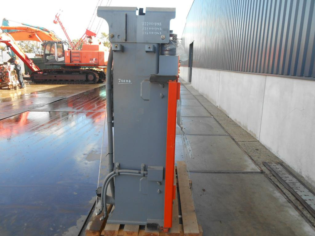 Hitachi 4682289 - Radiator for Construction machinery: picture 3 Hitachi 4682289 - Radiator for Construction machinery: picture 3