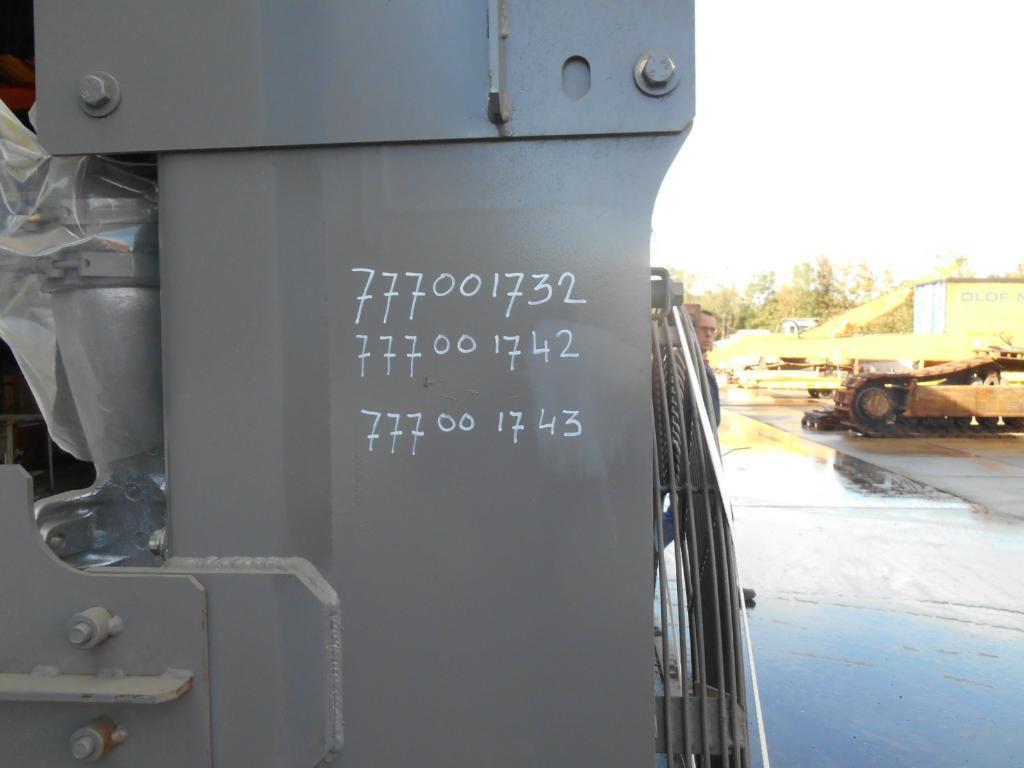 Hitachi 4682424 - Radiator for Construction machinery: picture 1 Hitachi 4682424 - Radiator for Construction machinery: picture 1