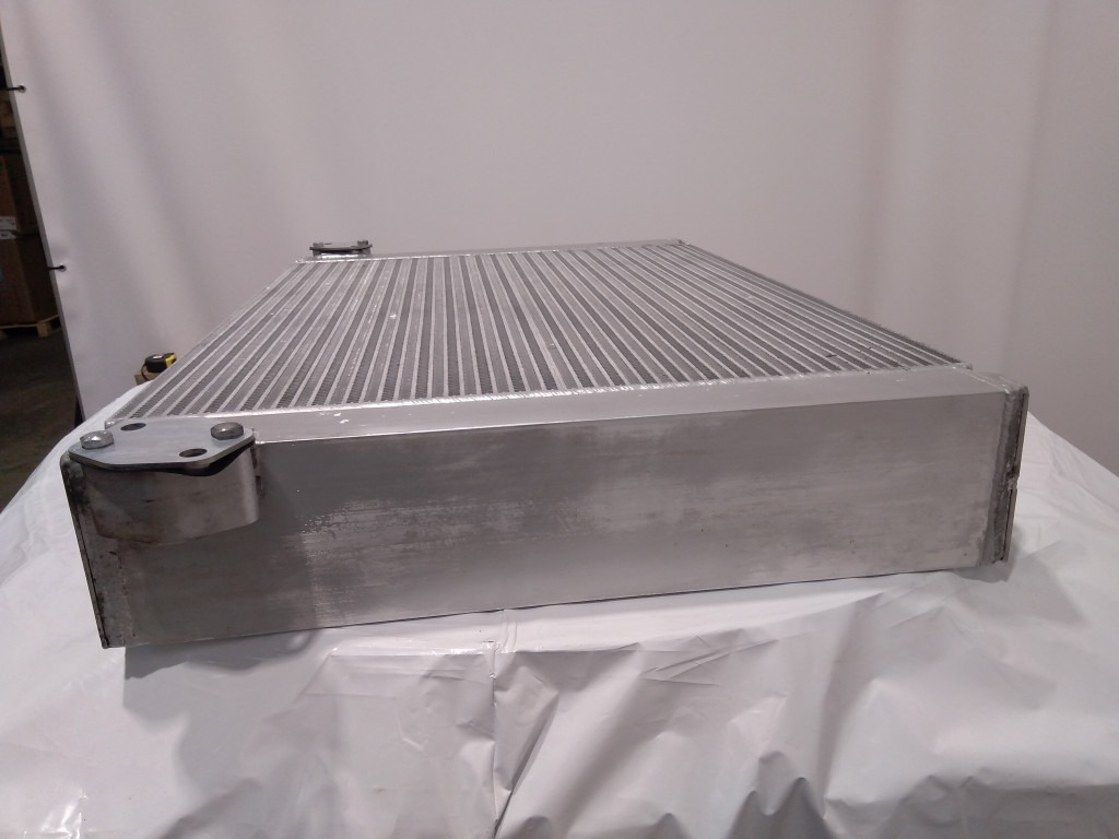 Hitachi 4682425 - 4682426 - Oil cooler for Construction machinery: picture 2 Hitachi 4682425 - 4682426 - Oil cooler for Construction machinery: picture 2