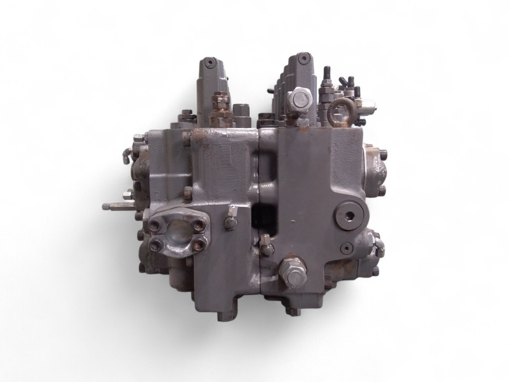 Hitachi 4713088 - UB36-107 - Hydraulic valve for Construction machinery: picture 3 Hitachi 4713088 - UB36-107 - Hydraulic valve for Construction machinery: picture 3