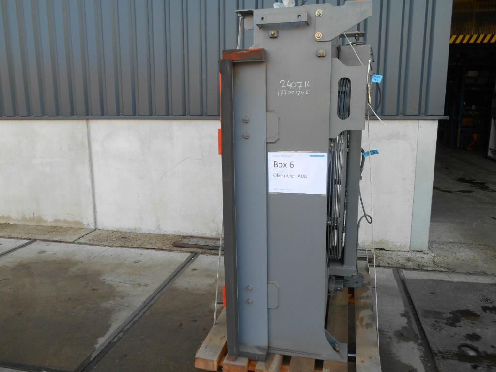 Hitachi 9278526 - Radiator for Construction machinery: picture 1 Hitachi 9278526 - Radiator for Construction machinery: picture 1