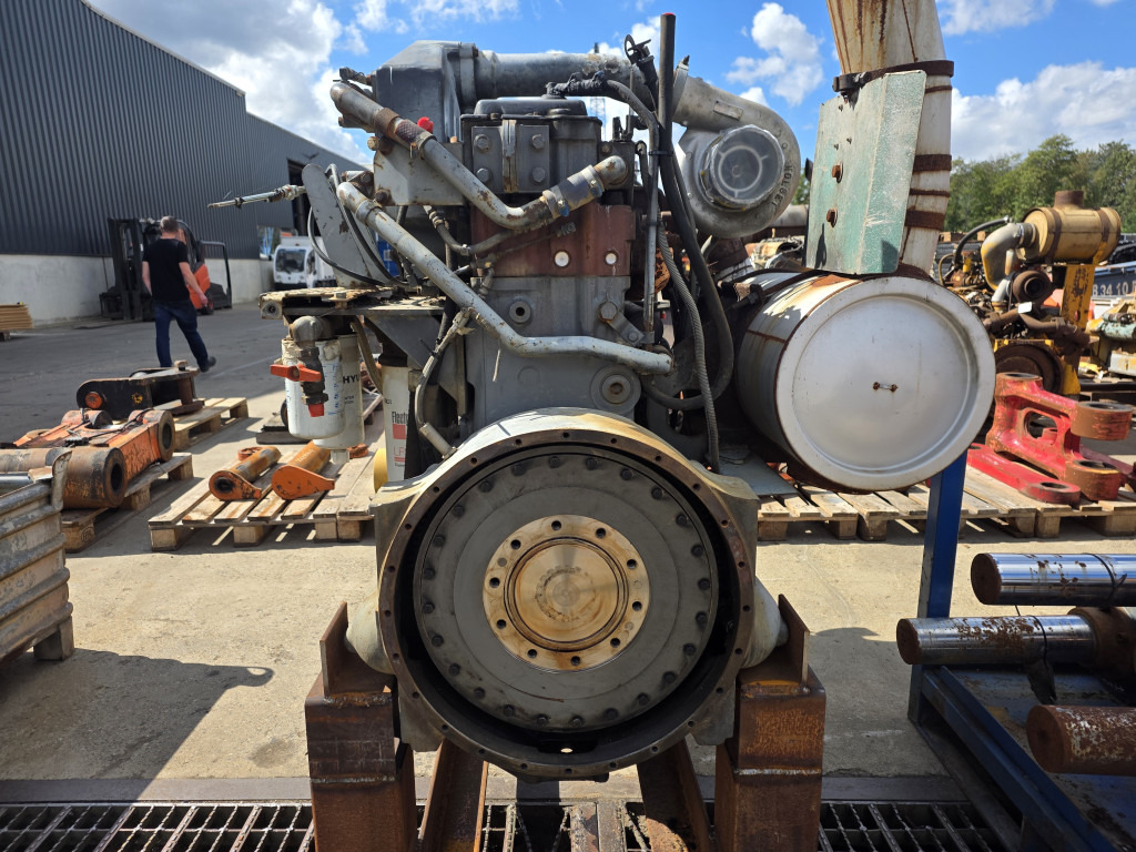 Hitachi N14C - Engine for Construction machinery: picture 5 Hitachi N14C - Engine for Construction machinery: picture 5