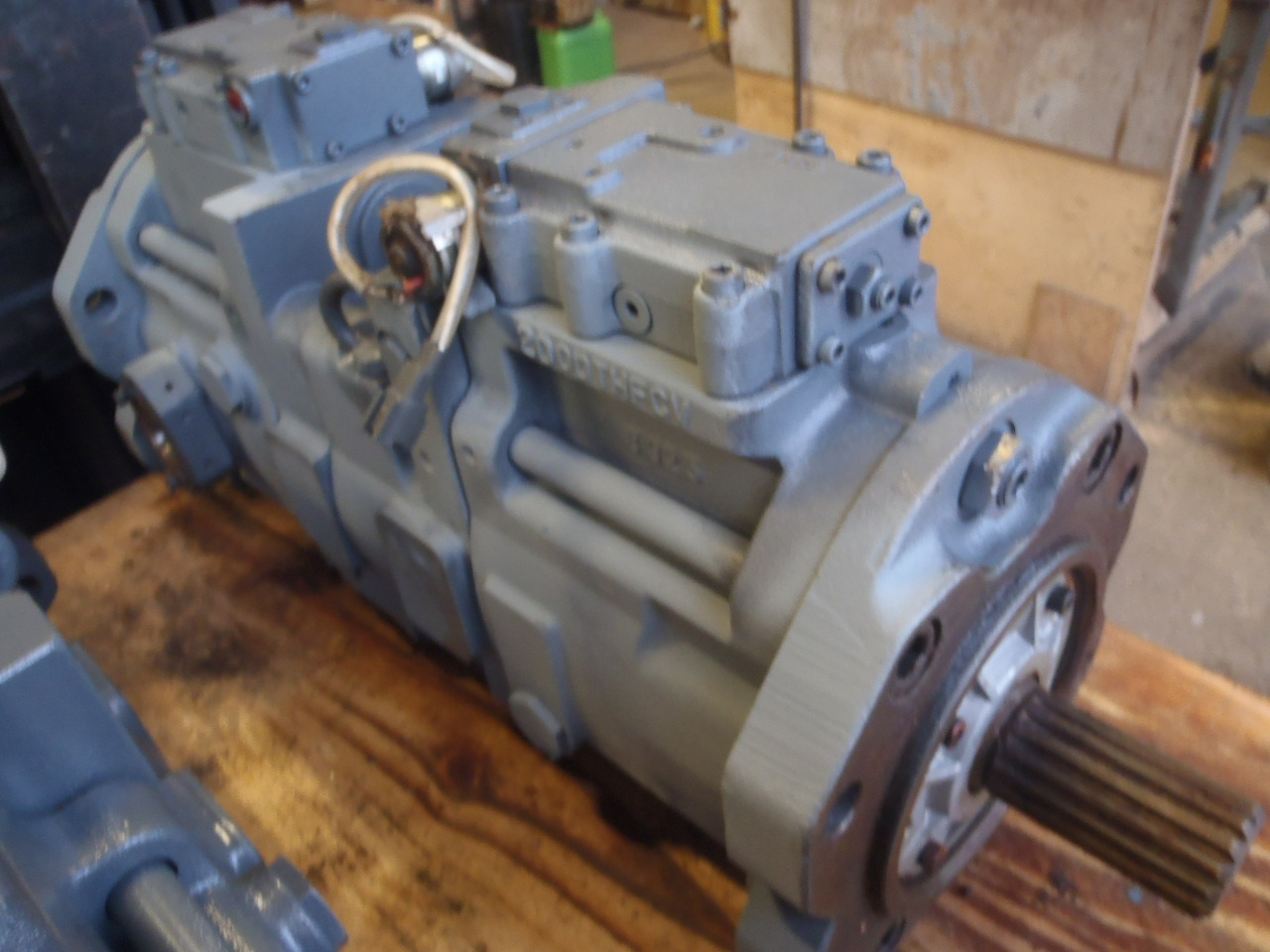 Kawasaki K3V180DTH19TR-OE11 - - Hydraulic pump for Construction machinery: picture 2 Kawasaki K3V180DTH19TR-OE11 - - Hydraulic pump for Construction machinery: picture 2