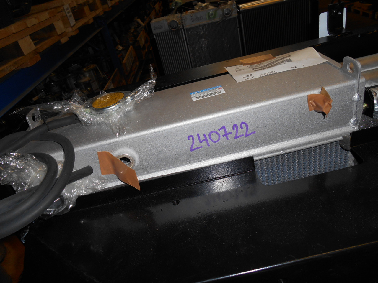 Kobelco LS05P00039F1 - Radiator for Construction machinery: picture 2 Kobelco LS05P00039F1 - Radiator for Construction machinery: picture 2