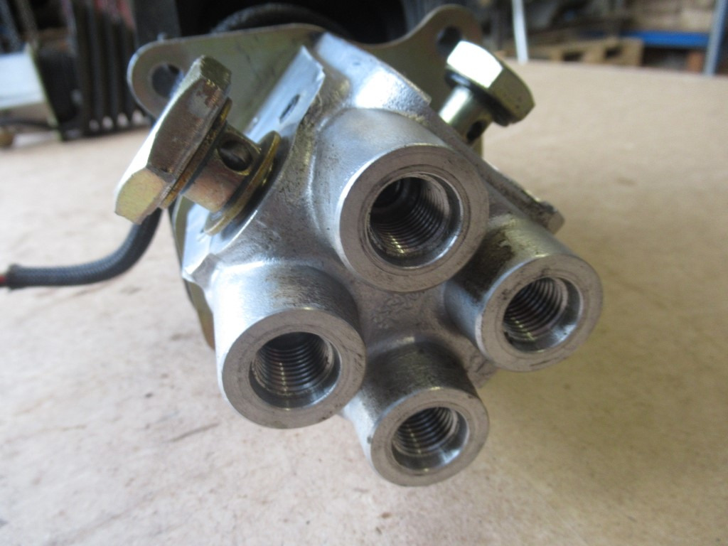 Komatsu PC210LC-8 - - Cab and interior for Construction machinery: picture 4 Komatsu PC210LC-8 - - Cab and interior for Construction machinery: picture 4