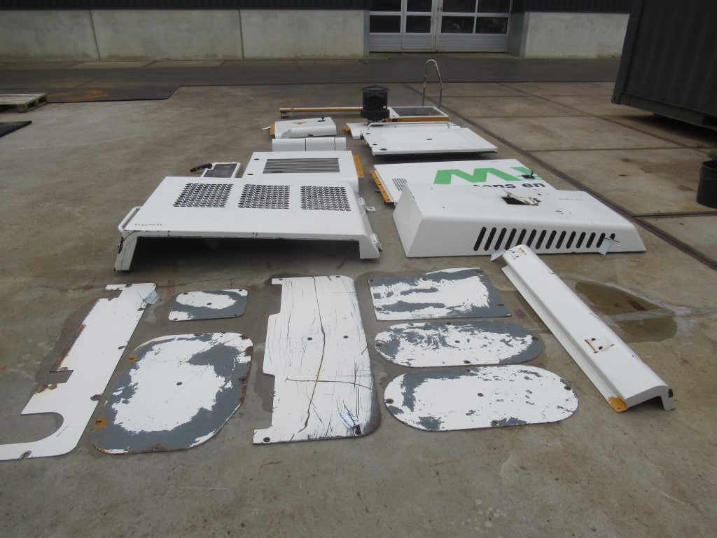 Liebherr R954C HD - - Door and parts for Construction machinery: picture 1 Liebherr R954C HD - - Door and parts for Construction machinery: picture 1