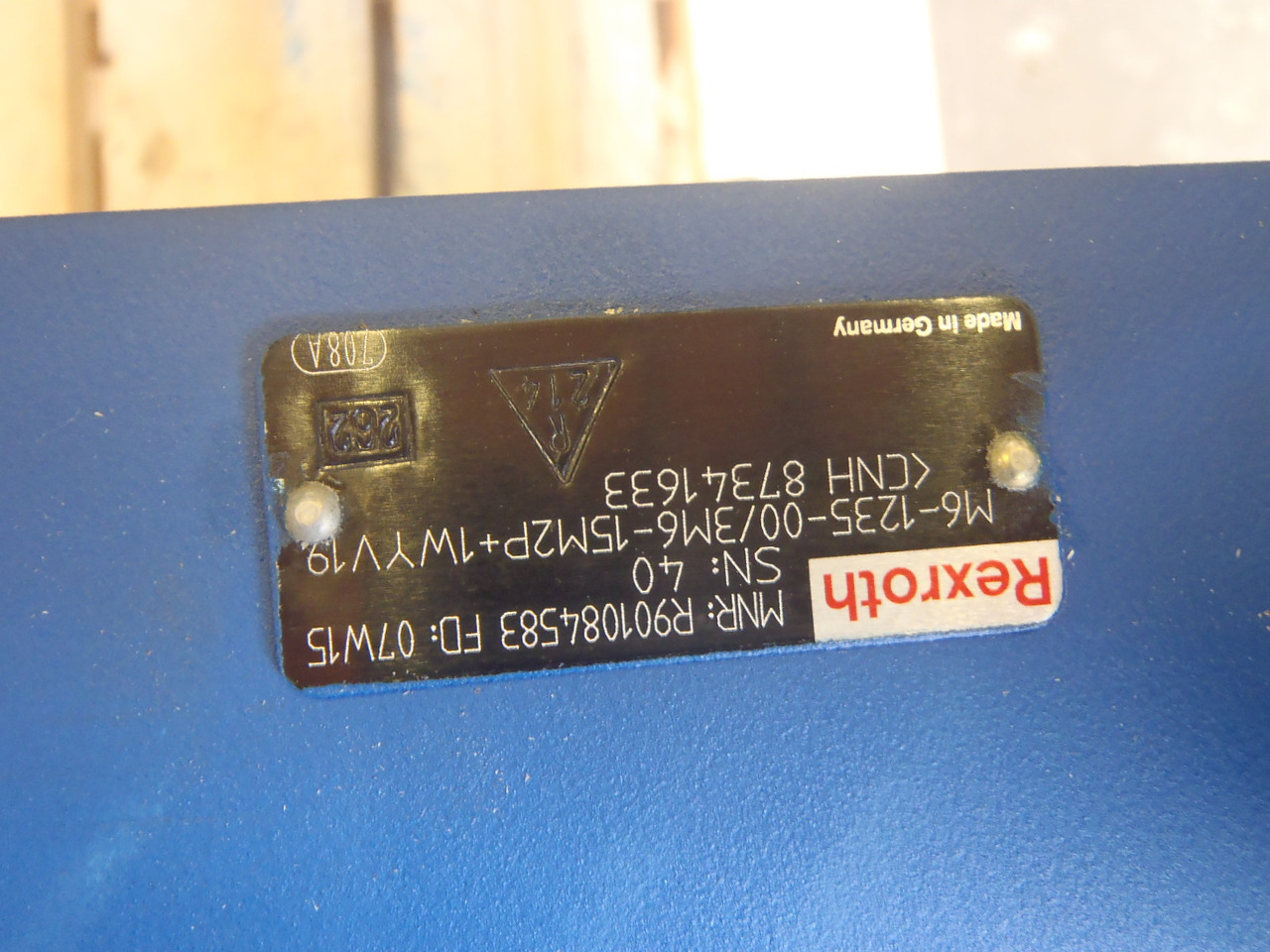 New Holland 87341633 - M6-1235-00/3M6-15M2P-1WYV19 - Hydraulic valve for Construction machinery: picture 1 New Holland 87341633 - M6-1235-00/3M6-15M2P-1WYV19 - Hydraulic valve for Construction machinery: picture 1