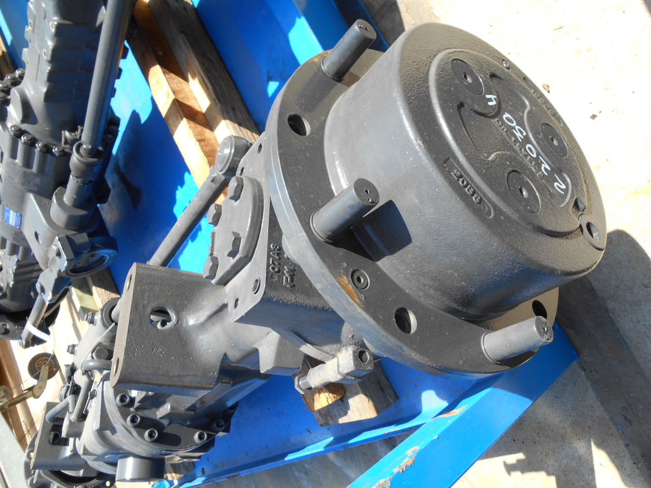 New Holland 87674866 - 85826234 - Rear axle for Construction machinery: picture 1 New Holland 87674866 - 85826234 - Rear axle for Construction machinery: picture 1