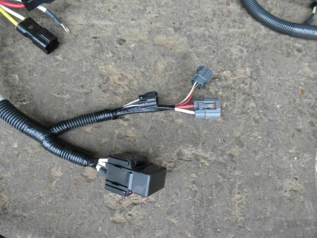 New Holland LF13E01056P2 - Cables/ Wire harness for Construction machinery: picture 2 New Holland LF13E01056P2 - Cables/ Wire harness for Construction machinery: picture 2