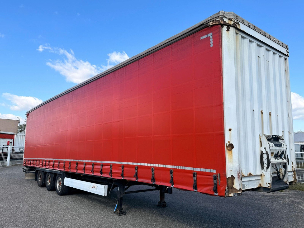 Krone SD - Curtainsider semi-trailer: picture 3 Krone SD - Curtainsider semi-trailer: picture 3