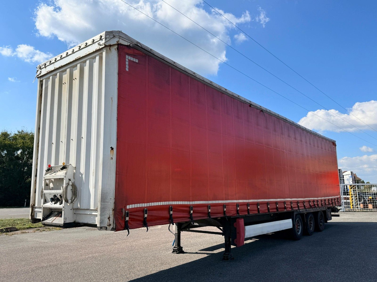 Krone SD - Curtainsider semi-trailer: picture 1 Krone SD - Curtainsider semi-trailer: picture 1