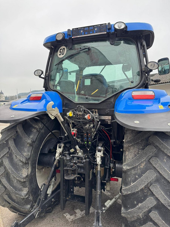 New Holland T6040 Elite - Farm tractor: picture 4 New Holland T6040 Elite - Farm tractor: picture 4