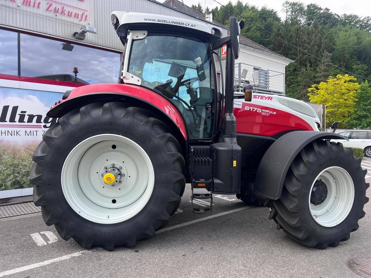 Steyr 6175 Impuls CVT - Farm tractor: picture 3 Steyr 6175 Impuls CVT - Farm tractor: picture 3