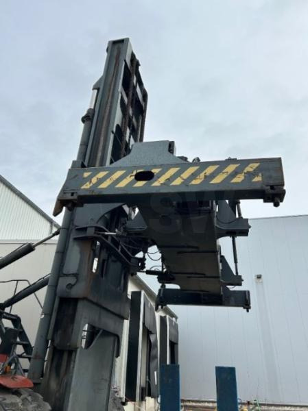 Linde C 400/4 356 - Diesel forklift: picture 3 Linde C 400/4 356 - Diesel forklift: picture 3