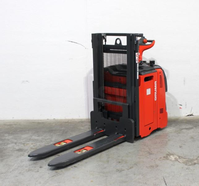 Linde L 12 AP 133 - Stacker: picture 3 Linde L 12 AP 133 - Stacker: picture 3