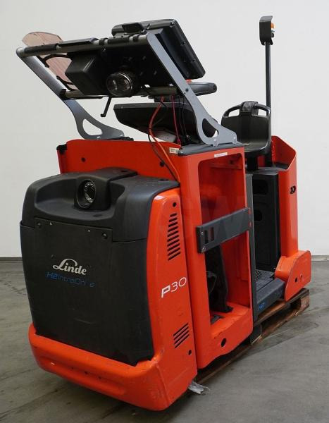 Linde P 30 C 1190 - Tow tractor: picture 1 Linde P 30 C 1190 - Tow tractor: picture 1