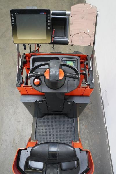 Linde P 30 C 1190 - Tow tractor: picture 3 Linde P 30 C 1190 - Tow tractor: picture 3