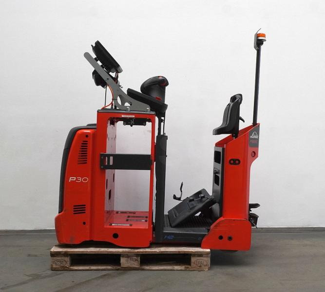 Linde P 30 C 1190 - Tow tractor: picture 4 Linde P 30 C 1190 - Tow tractor: picture 4