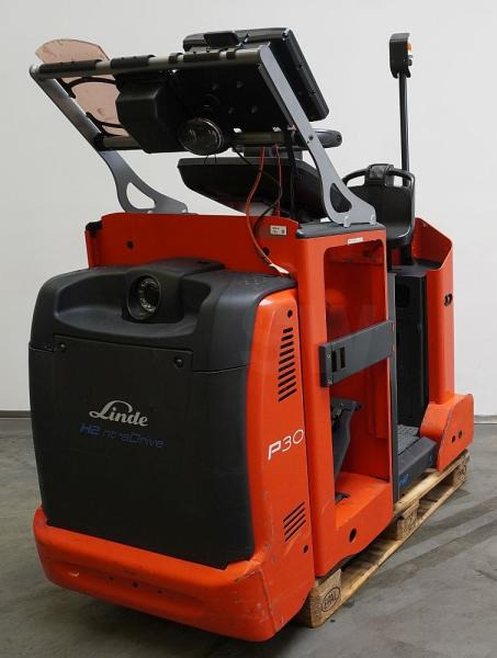 Linde P 30 C 1190 - Tow tractor: picture 1 Linde P 30 C 1190 - Tow tractor: picture 1
