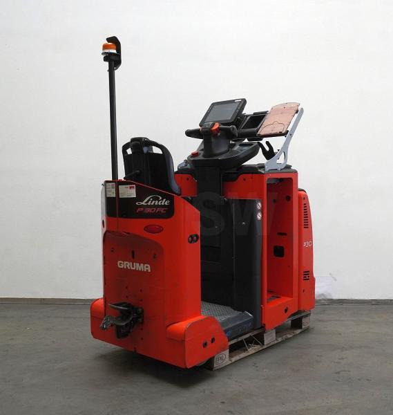 Linde P 30 C 1190 - Tow tractor: picture 2 Linde P 30 C 1190 - Tow tractor: picture 2