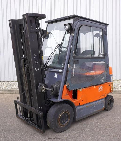 Electric forklift Toyota 7FBMF25: picture 1