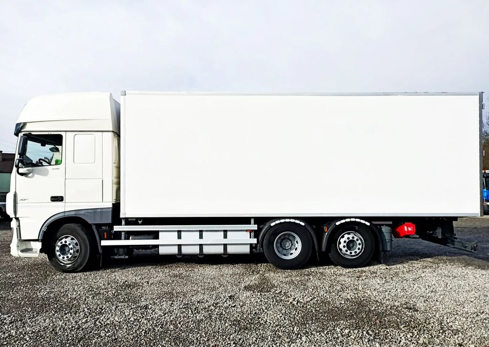 Refrigerator truck DAF XF450 6X2 Chłodnia Izoterma Carrier Supra 950: picture 8