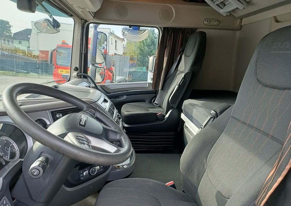 Refrigerator truck DAF XF450 6X2 Chłodnia Izoterma Carrier Supra 950: picture 13