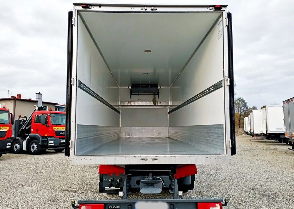 Refrigerator truck DAF XF450 6X2 Chłodnia Izoterma Carrier Supra 950: picture 9