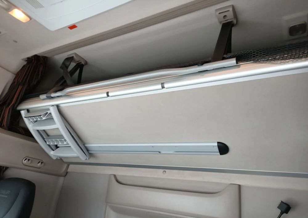 Refrigerator truck DAF XF450 6X2 Chłodnia Izoterma Carrier Supra 950: picture 17