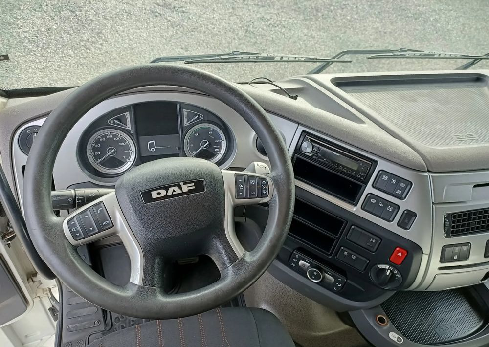 Refrigerator truck DAF XF450 6X2 Chłodnia Izoterma Carrier Supra 950: picture 14