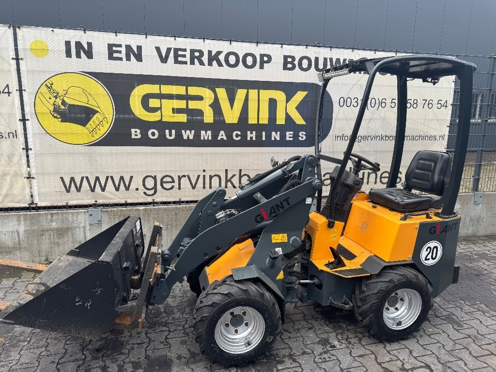 GiANT B204SW - Compact loader: picture 2 GiANT B204SW - Compact loader: picture 2
