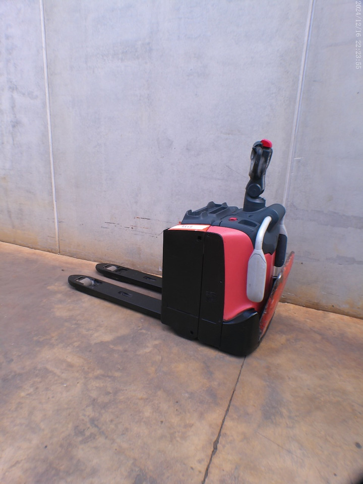 BT LPE 200 - Pallet truck: picture 1 BT LPE 200 - Pallet truck: picture 1